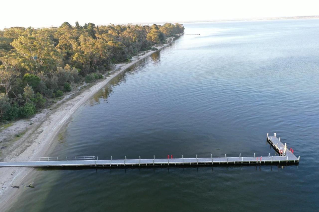 Swan Cove Beachfront Raymond Island Εξωτερικό φωτογραφία